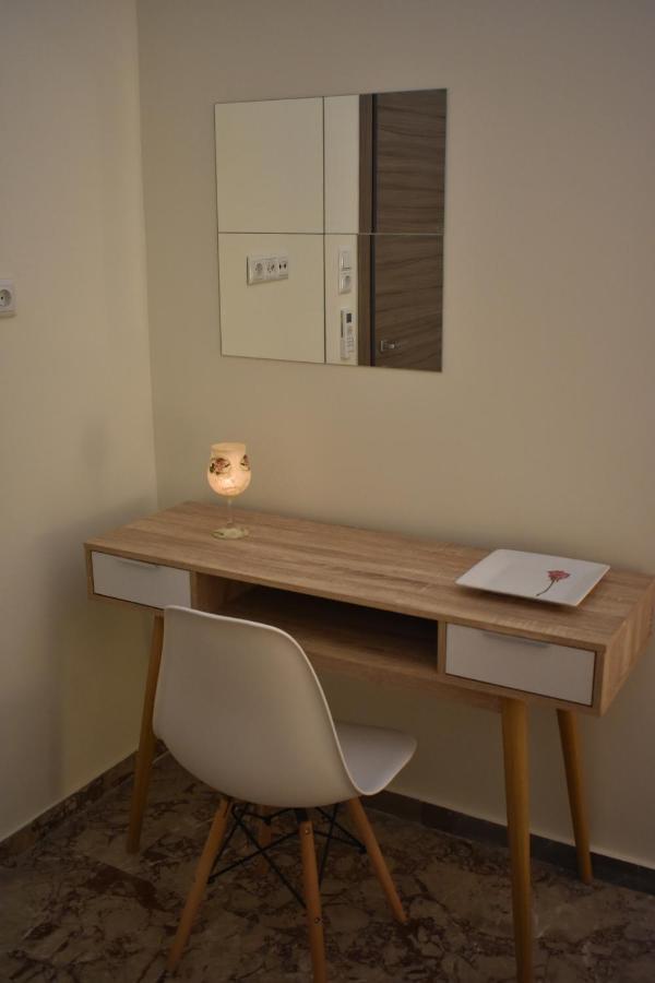 Chrysafenia & Leandros Downtown Apartment Kavala Exterior foto