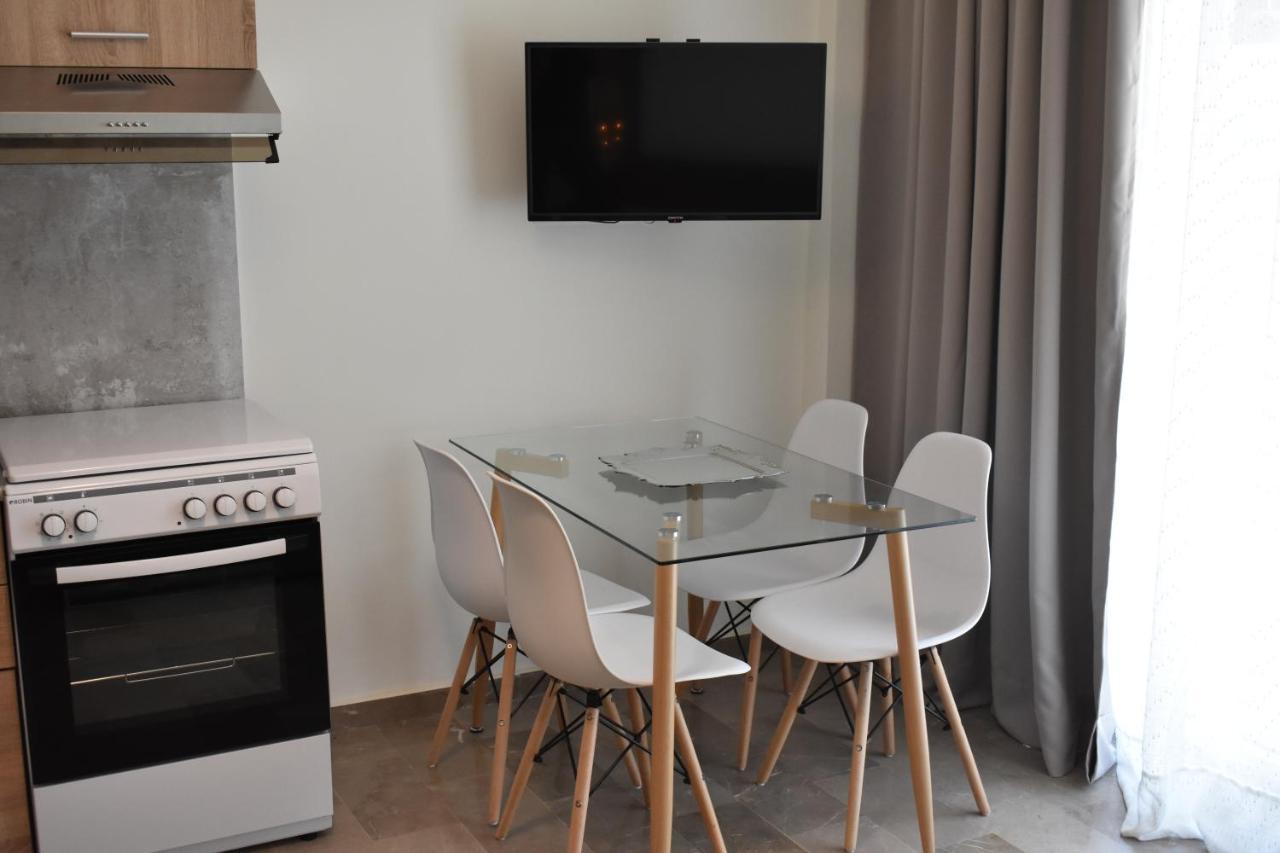 Chrysafenia & Leandros Downtown Apartment Kavala Exterior foto